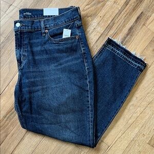 NWT Old Navy Dark Indigo Midrise Boyfriend Ankle Jeans with Frayed Hem